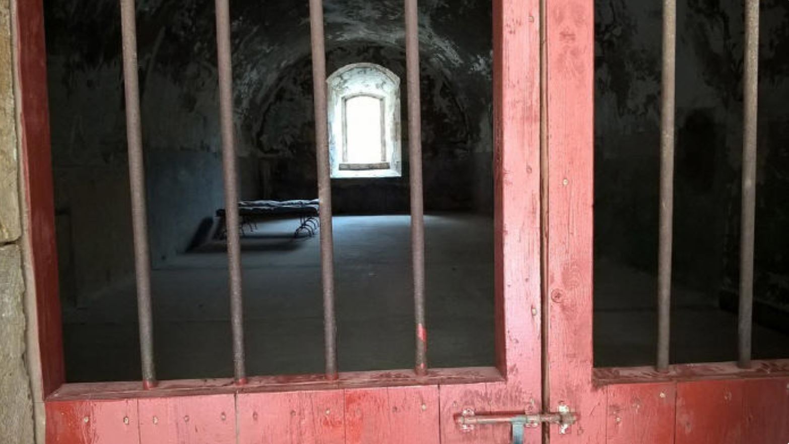 외삼촌과 결혼하고 출산까지 한 女조카…돌에 맞아 사형?