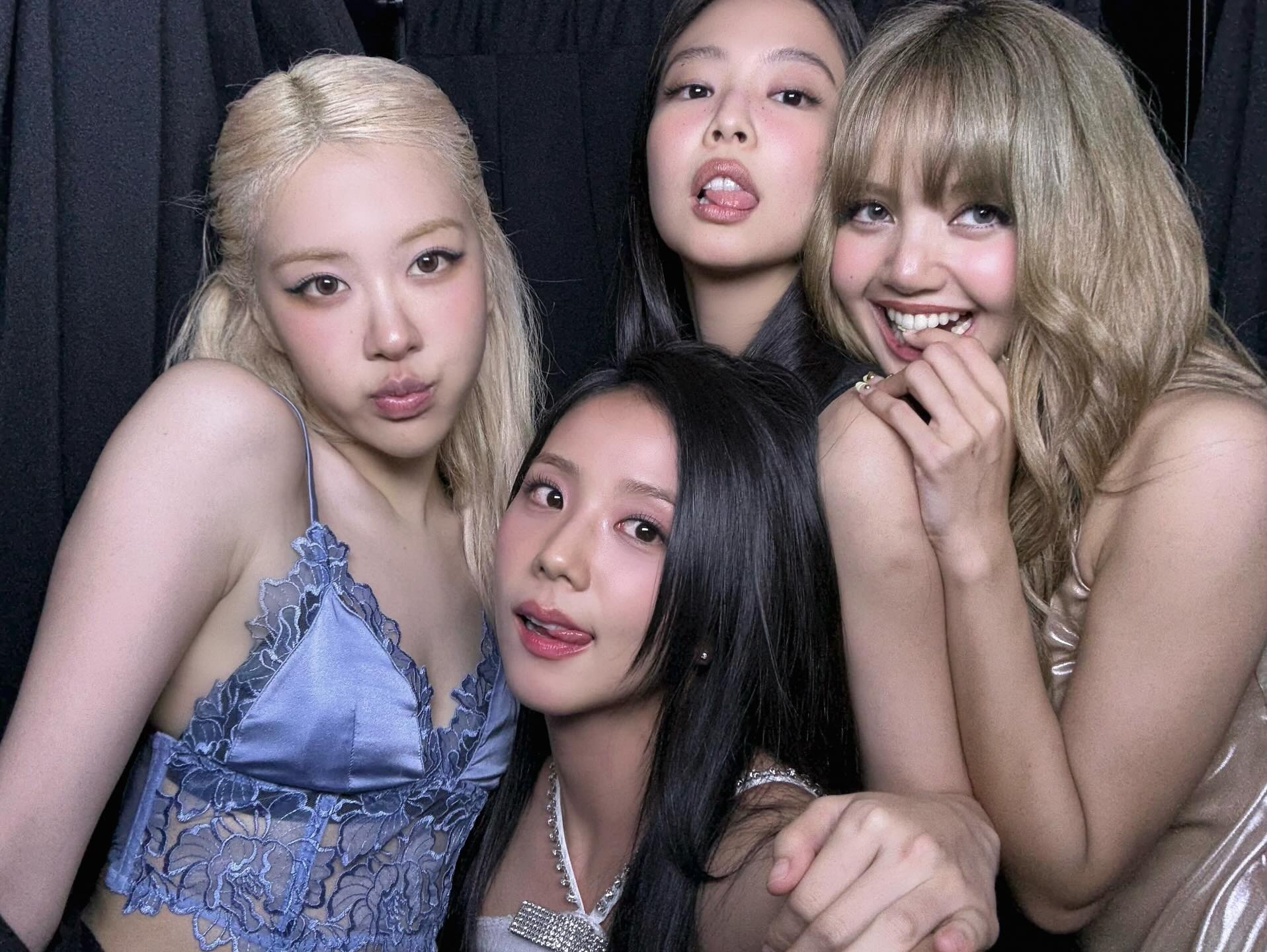 9주년 블랙핑크, 미공개 사진 대방출 “세상 행복해”