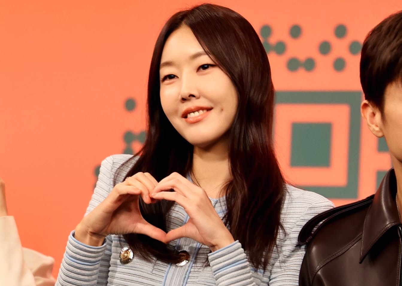 한혜진, 89만 유튜브 채널 해킹 “새벽 코인 방송, 피해자 없길“